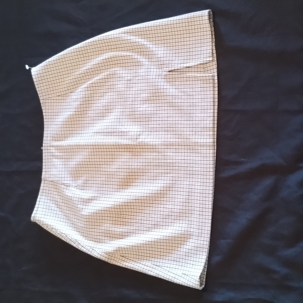 Express Bleus Skirt Plaid Color:White, Blue & Grey Size:9/10 poly/Cotton/spandex
